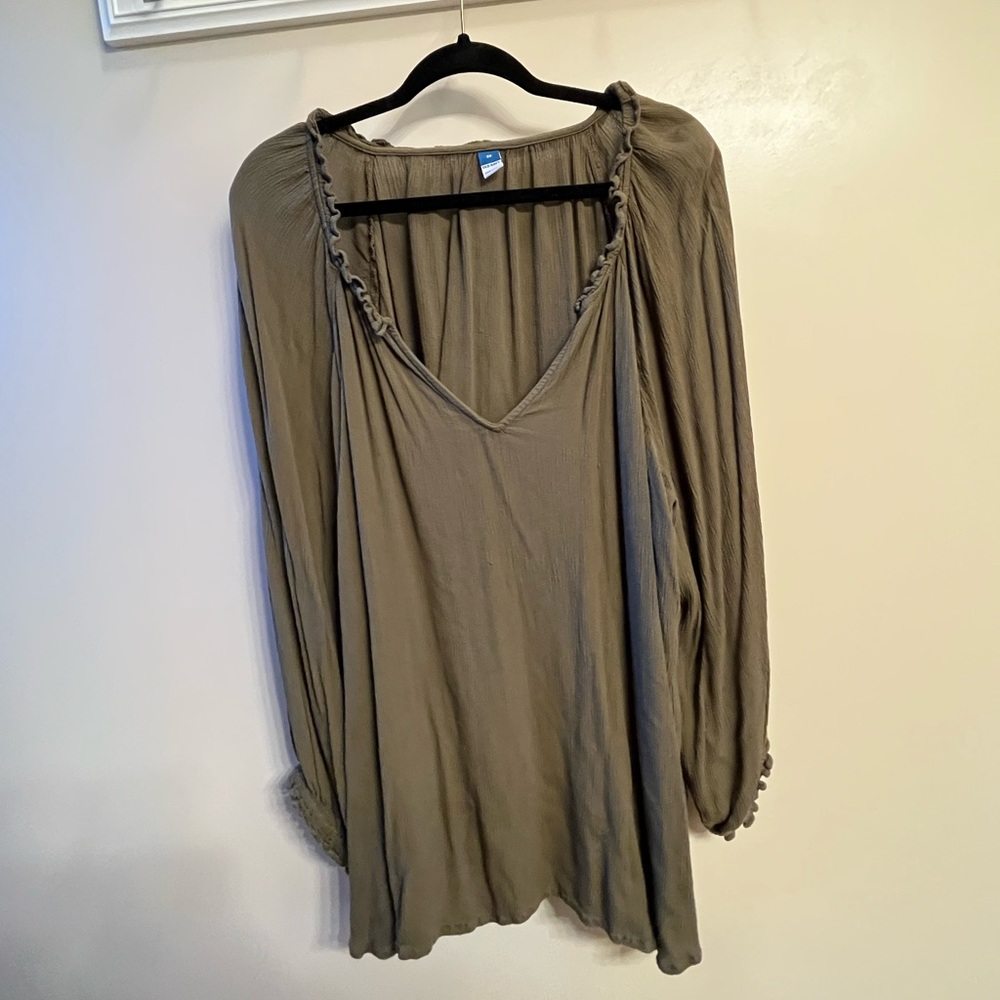 Long sleeve green v neck blouse